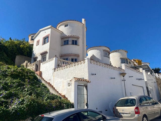 3 soveværelse Semi-Rækkehus til salg i Benalmádena med swimmingpool garage - € 395.000 (Ref: 9096555)
