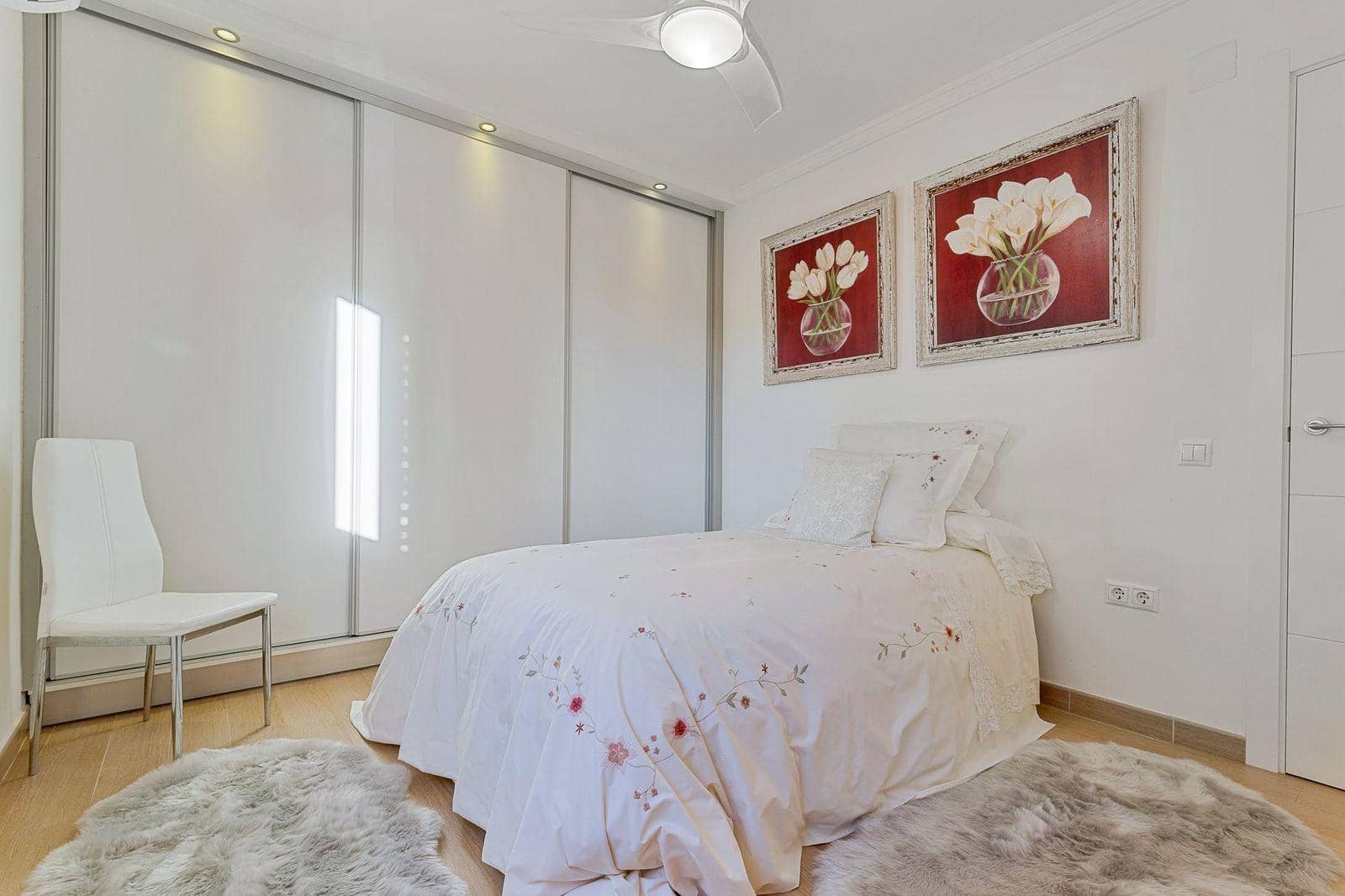 Apartamento de 2 habitaciones en Fuengirola en venta - 359.000 € (Ref: 9142930)