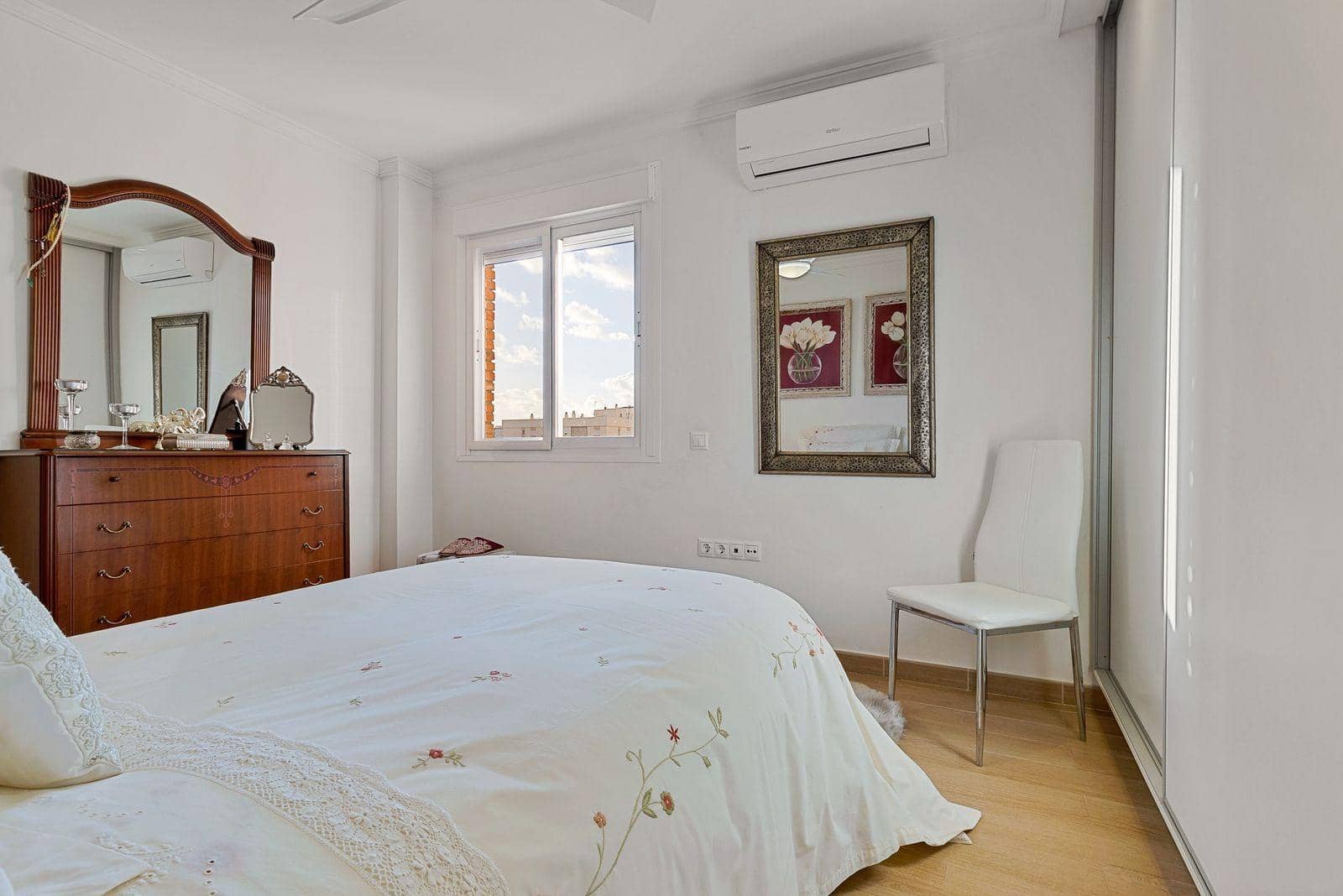 Apartamento de 2 habitaciones en Fuengirola en venta - 359.000 € (Ref: 9142930)