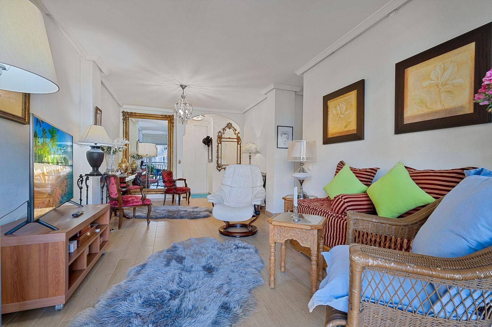 Apartamento de 2 habitaciones en Fuengirola en venta - 359.000 € (Ref: 9142930)