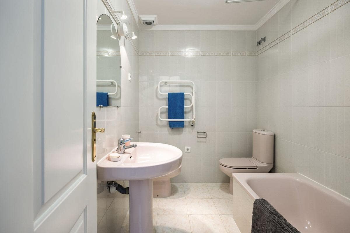 2 soveværelse Rækkehus til salg i Benalmadena med garage - € 375.000 (Ref: 9156112)