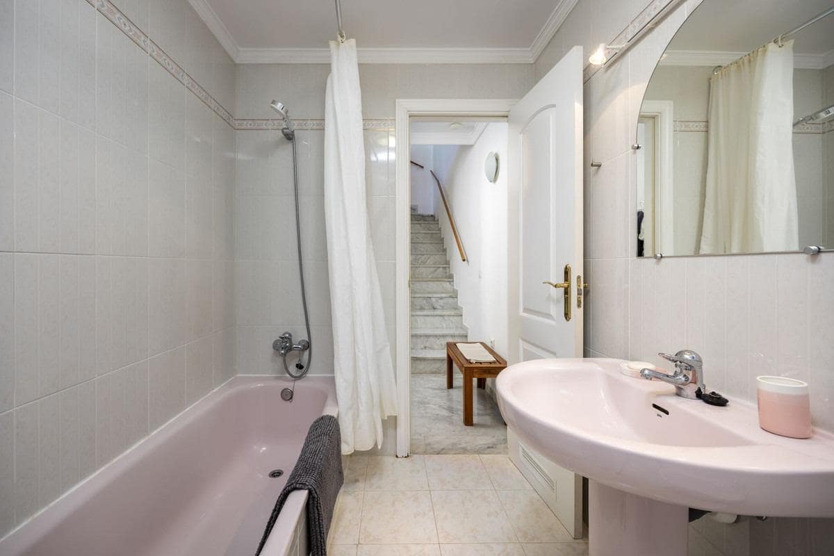 2 soveværelse Rækkehus til salg i Benalmadena med garage - € 375.000 (Ref: 9156112)