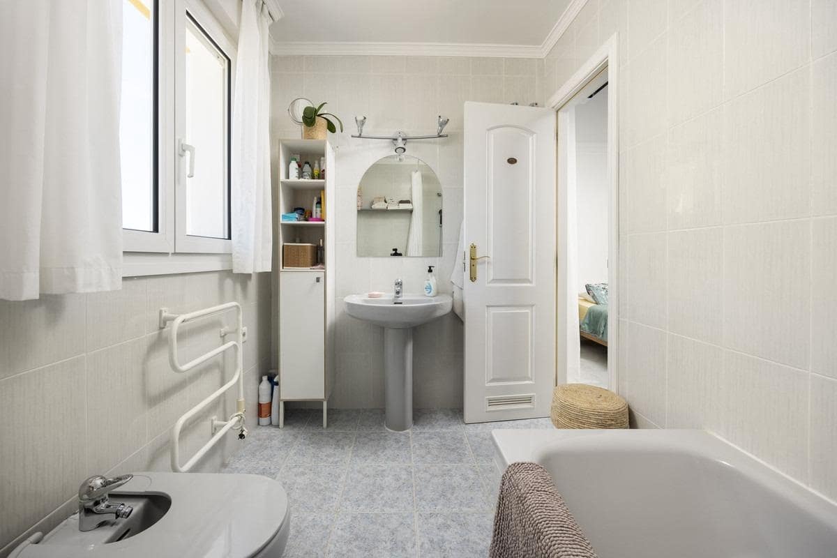 2 soveværelse Rækkehus til salg i Benalmadena med garage - € 375.000 (Ref: 9156112)