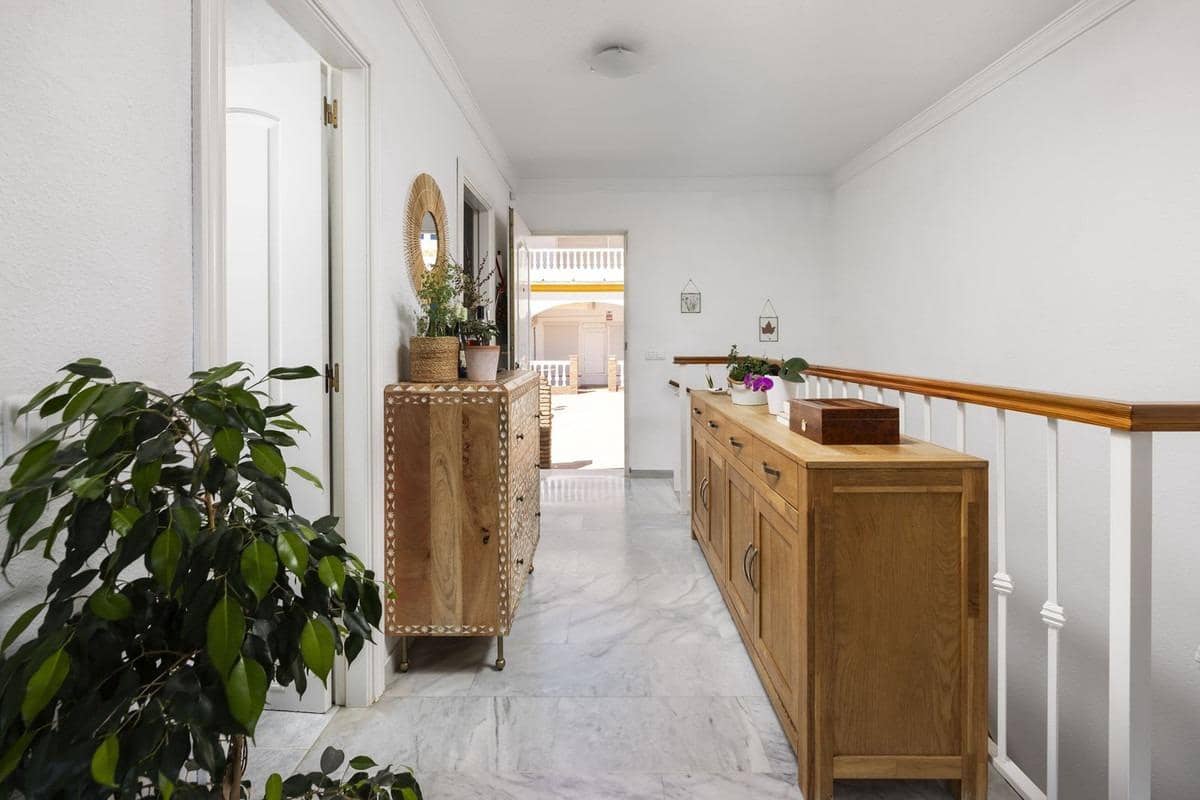 2 soveværelse Rækkehus til salg i Benalmadena med garage - € 375.000 (Ref: 9156112)