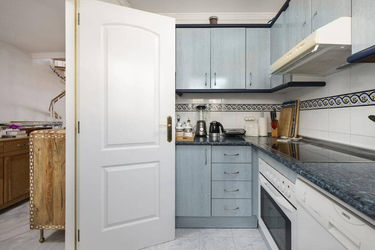 2 soveværelse Rækkehus til salg i Benalmadena med garage - € 375.000 (Ref: 9156112)