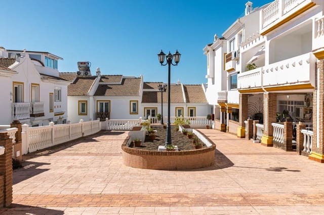 2 soveværelse Rækkehus til salg i Benalmádena med garage - € 375.000 (Ref: 9156112)