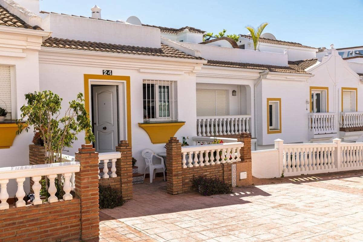2 soveværelse Rækkehus til salg i Benalmadena med garage - € 375.000 (Ref: 9156112)