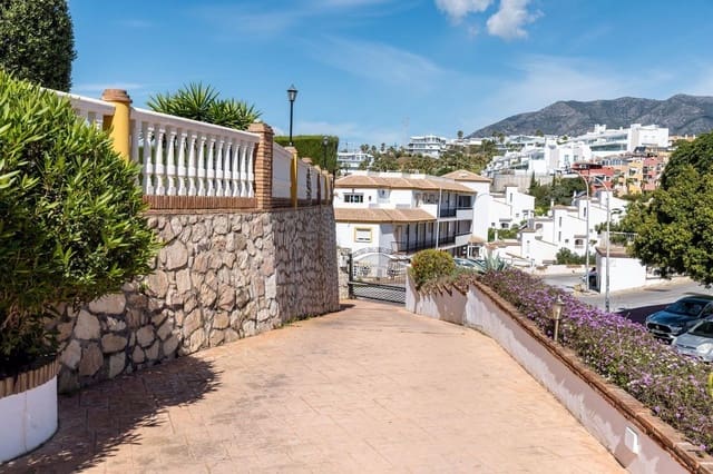 2 soveværelse Rækkehus til salg i Benalmádena med garage - € 375.000 (Ref: 9156112)