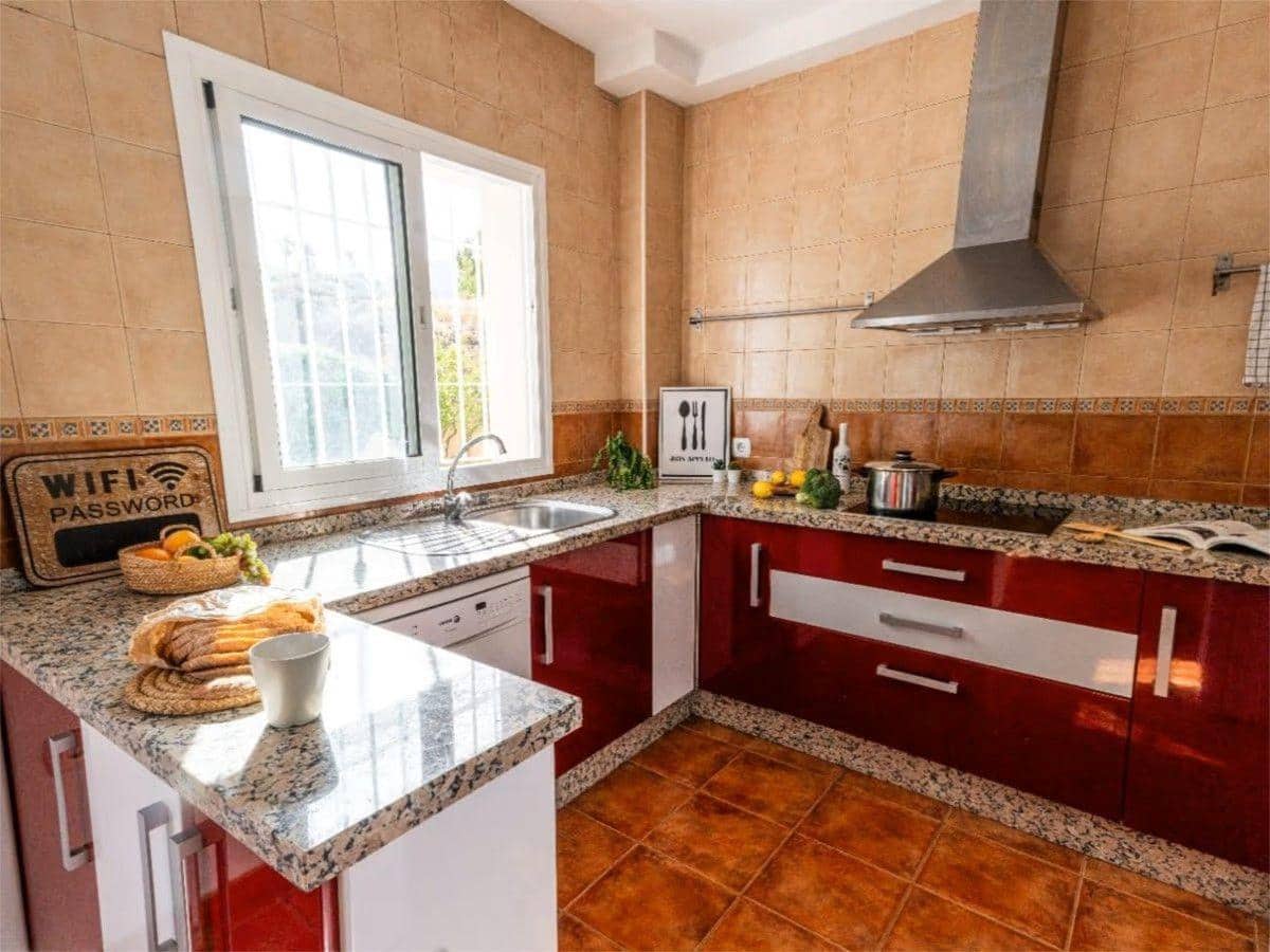 5 soveværelse Villa til salg i Torrequebrada med garage - € 870.000 (Ref: 9162340)