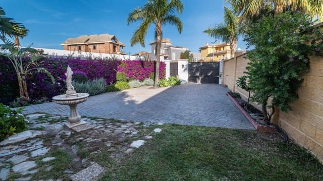 5 soverom Villa til salgs i Cortijo Torrequebrada, Benalmádena med garasje - € 870 000 (Ref: 9162340)