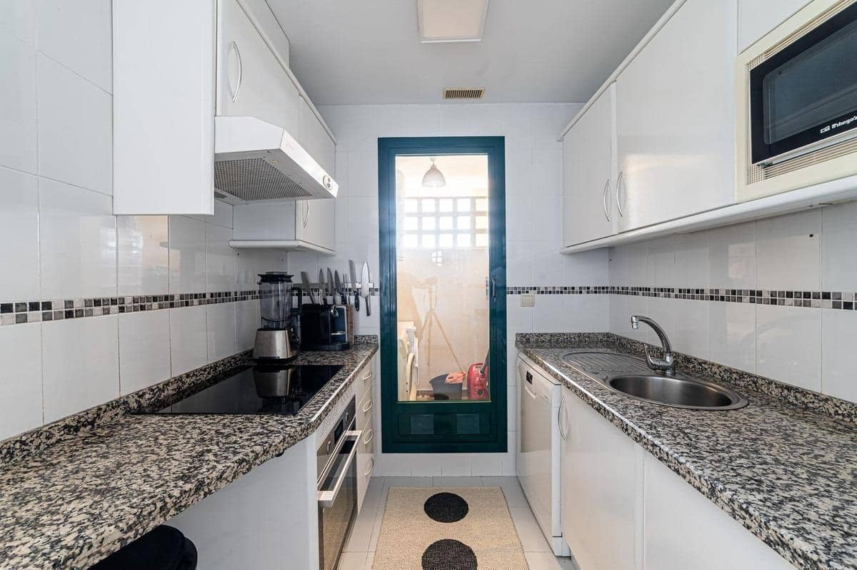 2 soveværelse Lejlighed til salg i Torrequebrada med garage - € 349.000 (Ref: 9165839)