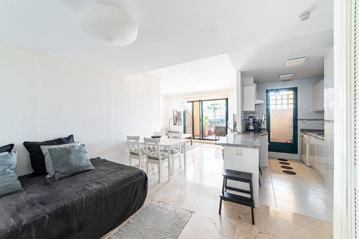 2 soveværelse Lejlighed til salg i Torrequebrada med garage - € 349.000 (Ref: 9165839)