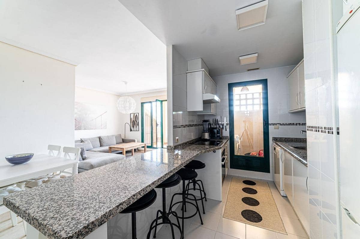 2 soveværelse Lejlighed til salg i Torrequebrada med garage - € 349.000 (Ref: 9165839)