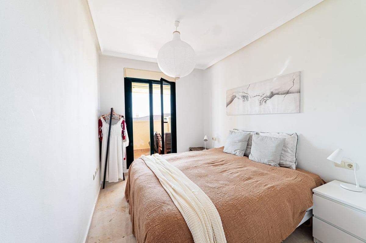 2 soveværelse Lejlighed til salg i Torrequebrada med garage - € 349.000 (Ref: 9165839)