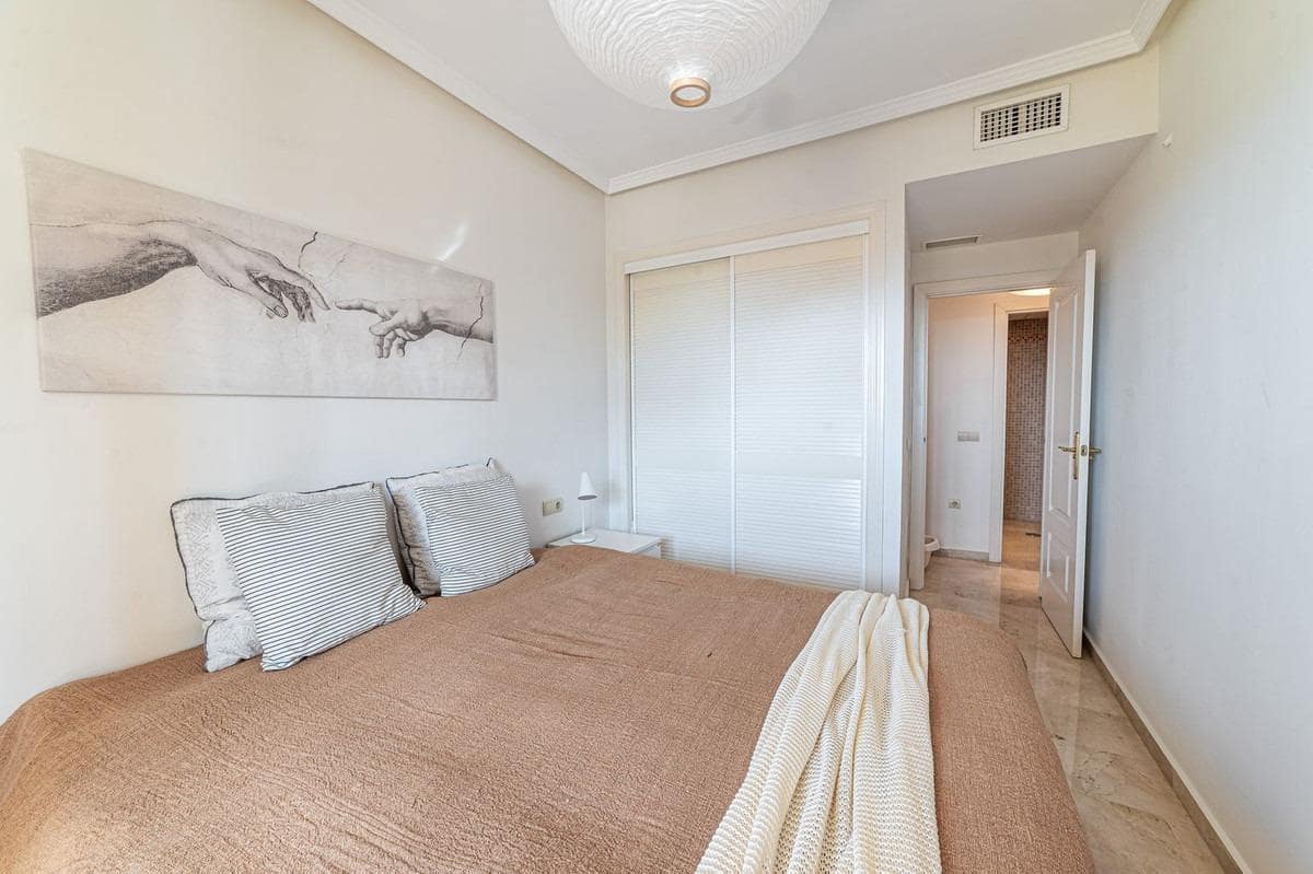 2 soveværelse Lejlighed til salg i Torrequebrada med garage - € 349.000 (Ref: 9165839)