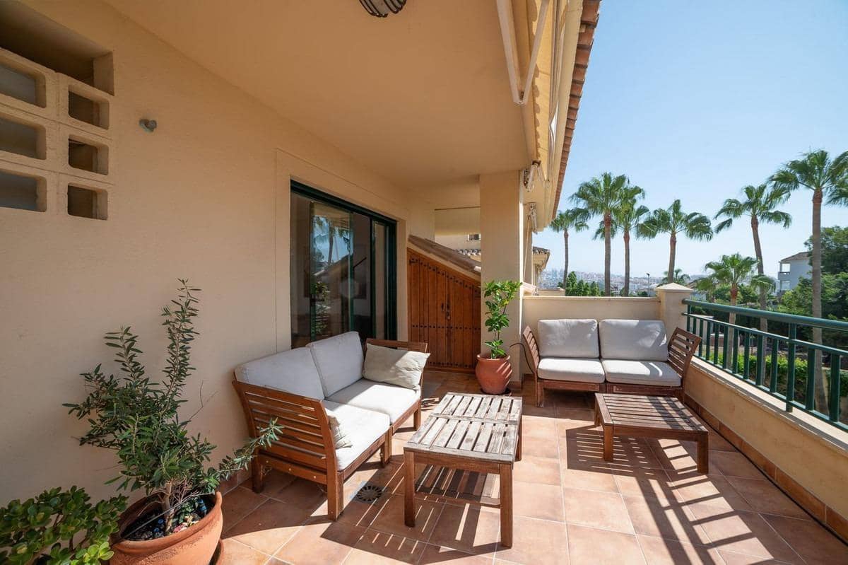 2 soveværelse Lejlighed til salg i Torrequebrada med garage - € 349.000 (Ref: 9165839)