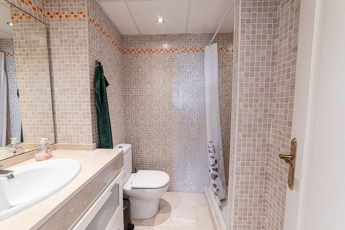 2 soveværelse Lejlighed til salg i Torrequebrada med garage - € 349.000 (Ref: 9165839)