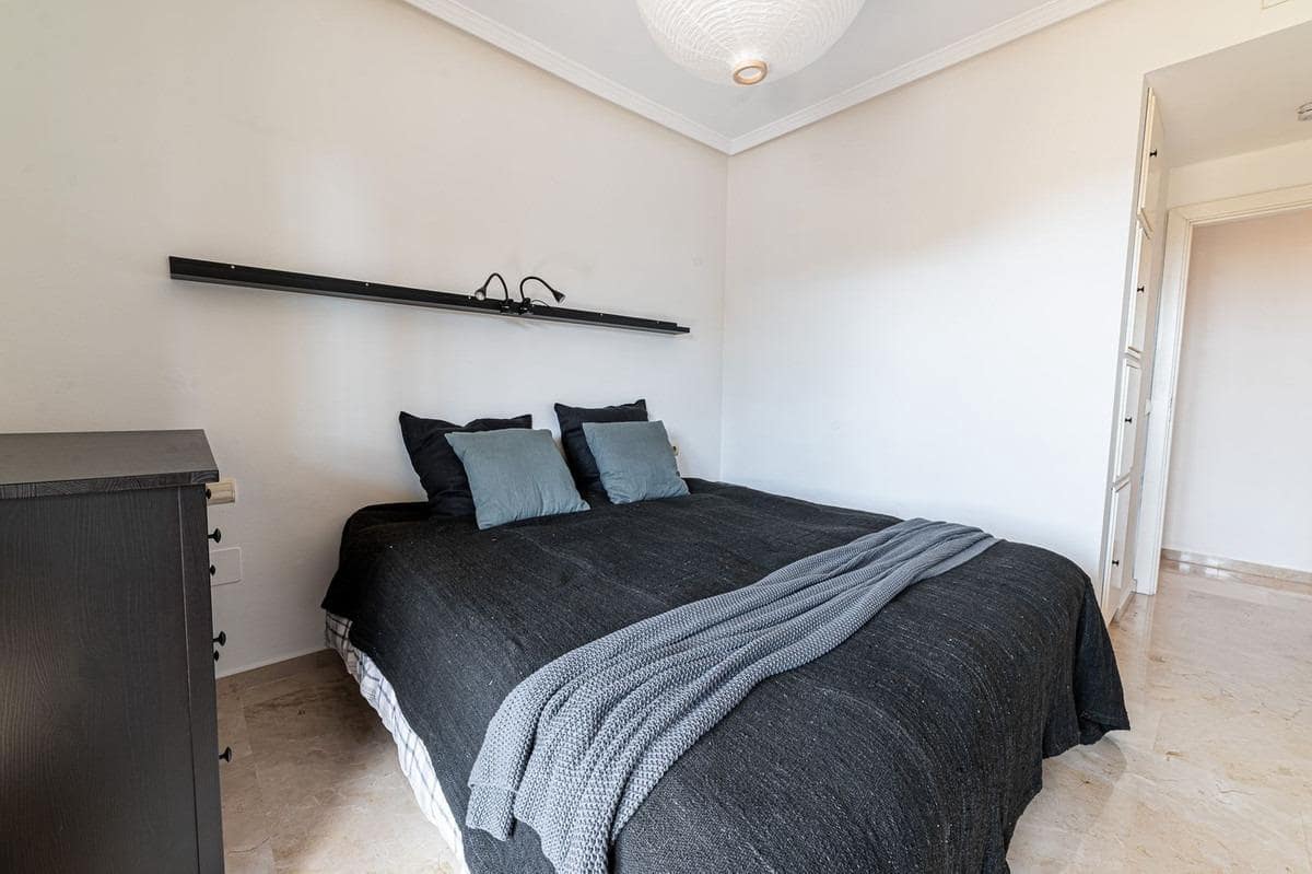 2 soveværelse Lejlighed til salg i Torrequebrada med garage - € 349.000 (Ref: 9165839)