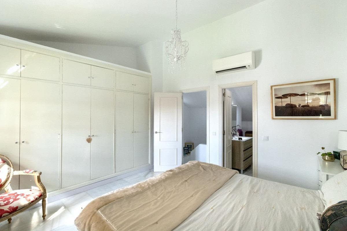 4 soveværelse Rækkehus til salg i Torremolinos med garage - € 450.000 (Ref: 9169597)