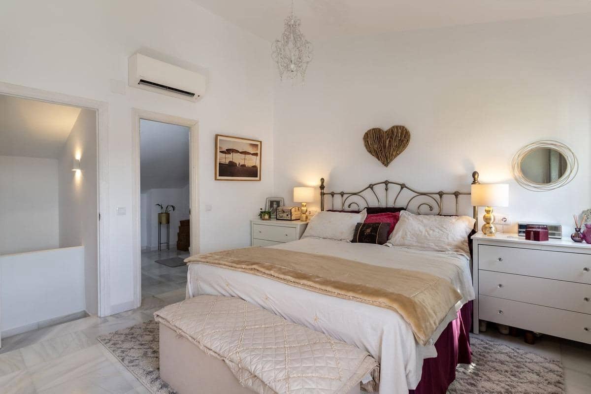 4 soveværelse Rækkehus til salg i Torremolinos med garage - € 450.000 (Ref: 9169597)