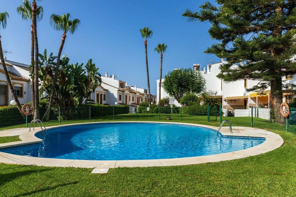 4 soveværelse Rækkehus til salg i Torremolinos med garage - € 450.000 (Ref: 9169597)
