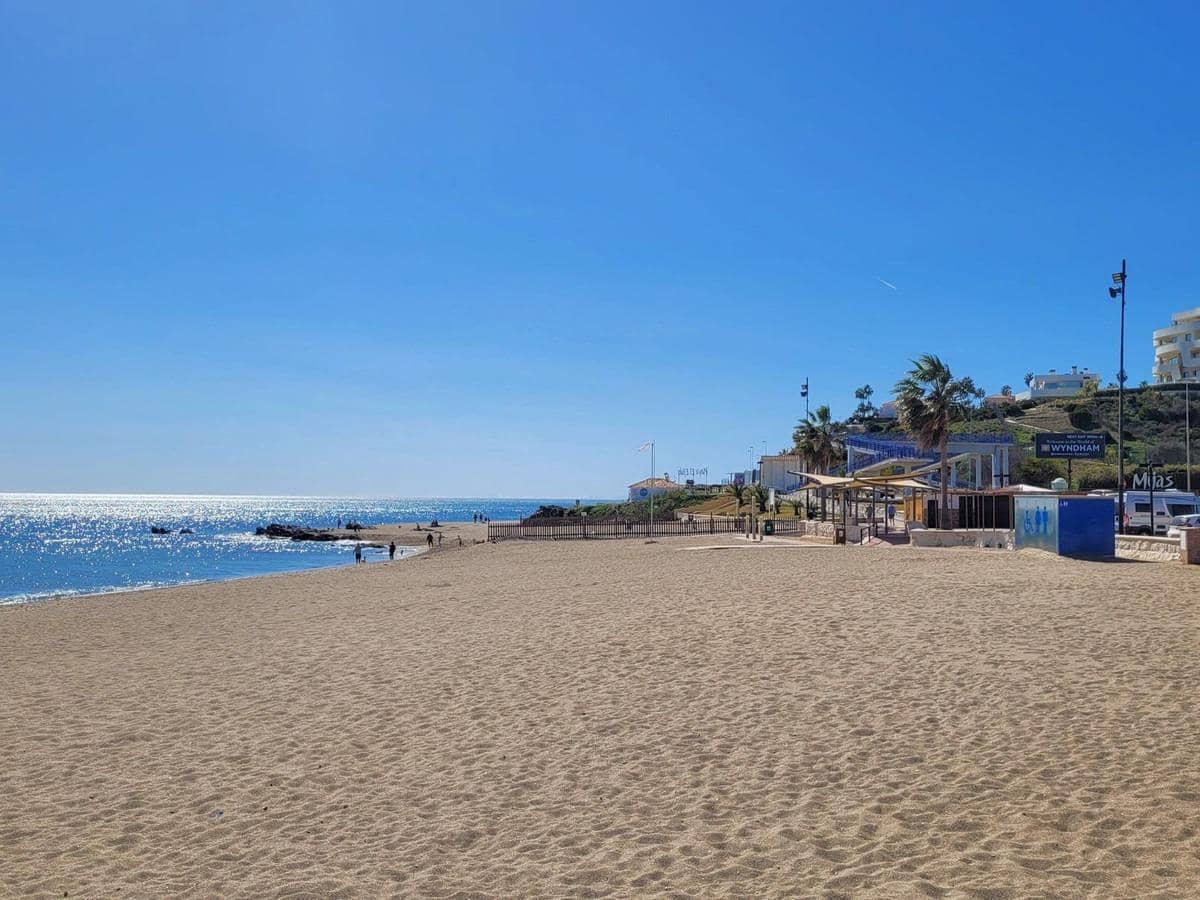 Ático de 2 habitaciones en Fuengirola en venta con garaje - 419.000 € (Ref: 9183709)