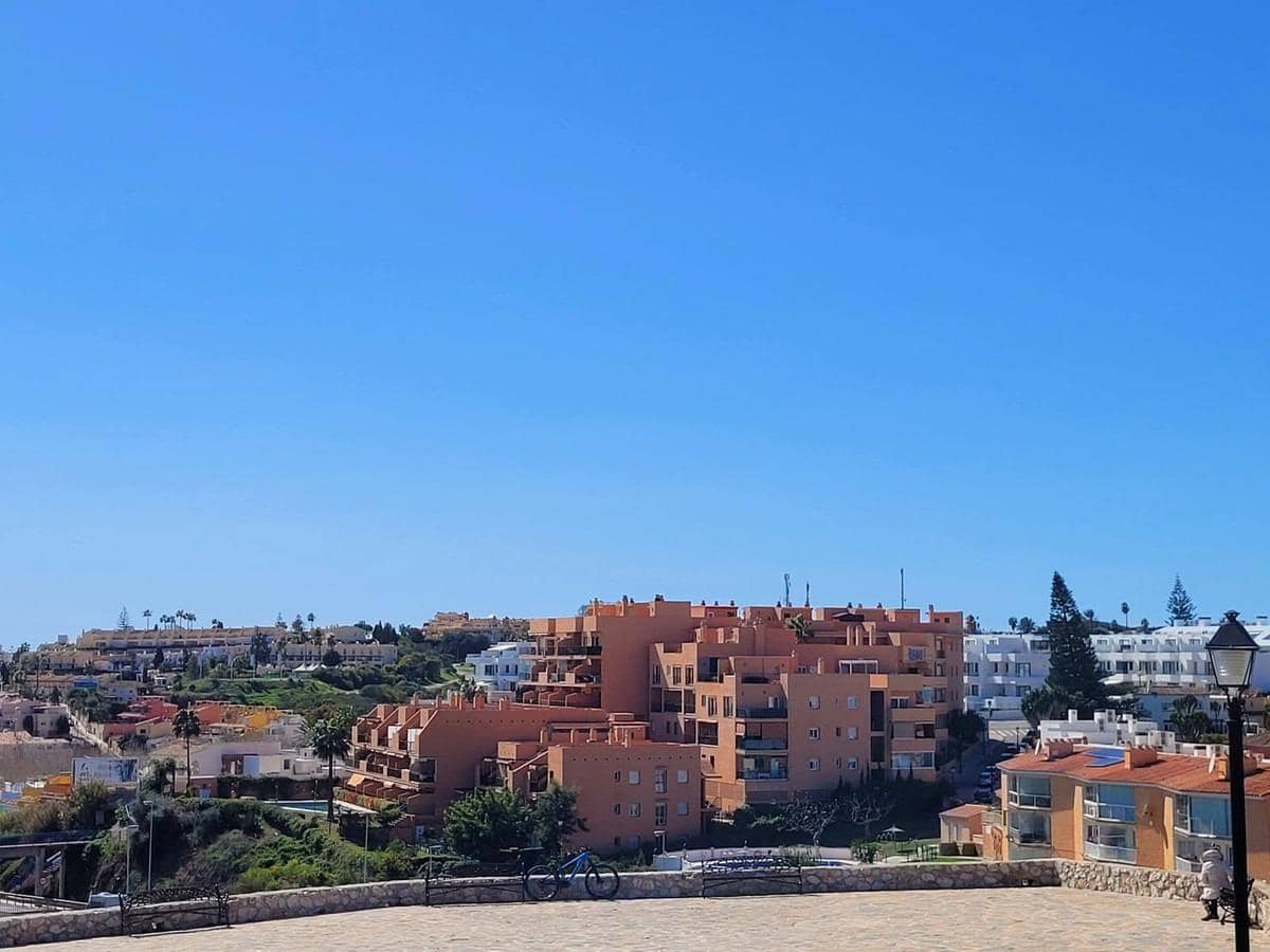 Ático de 2 habitaciones en Fuengirola en venta con garaje - 419.000 € (Ref: 9183709)