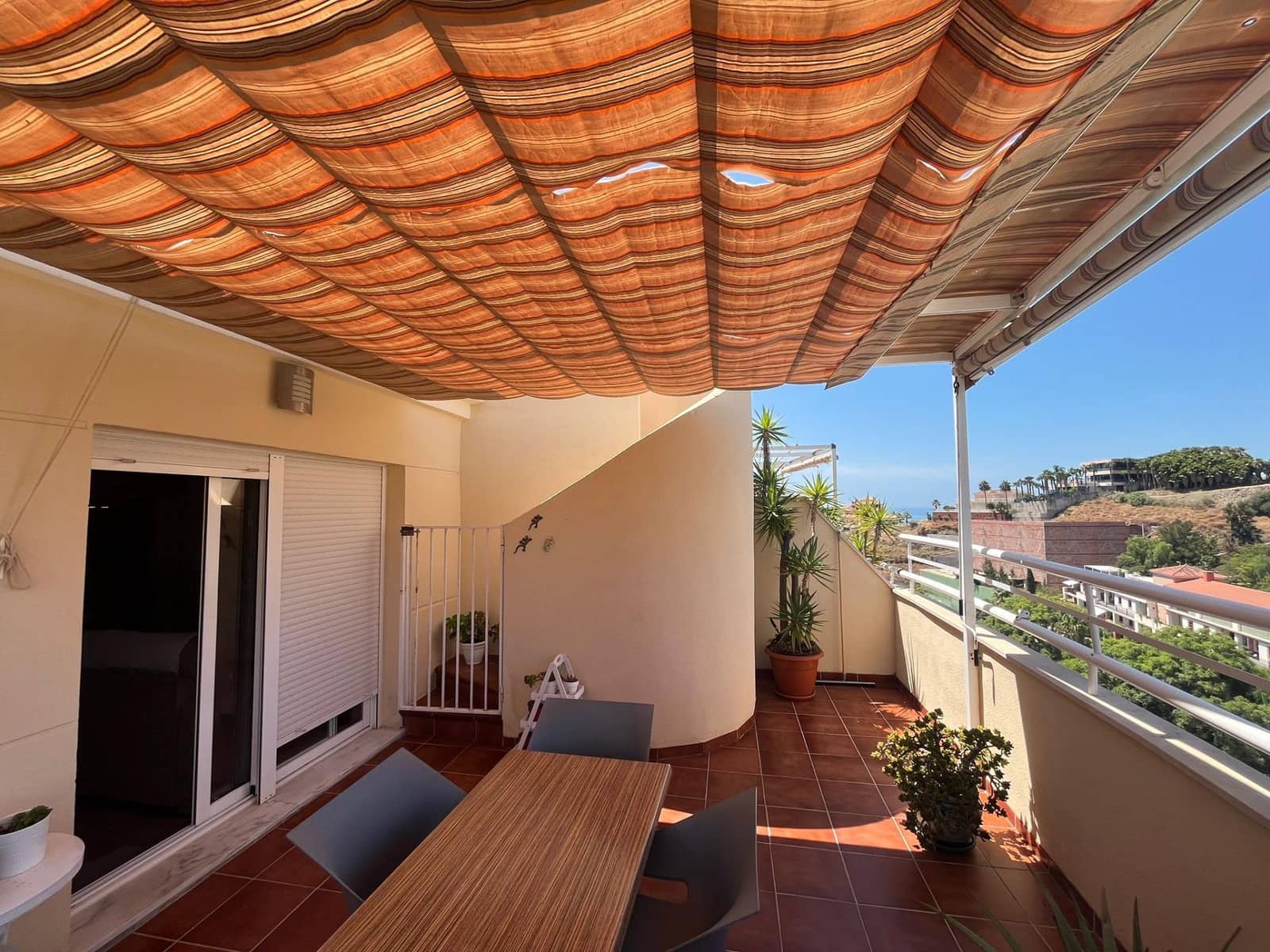 3 quarto Penthouse para venda em Torrequebrada com piscina garagem - 559 000 € (Ref: 9185486)