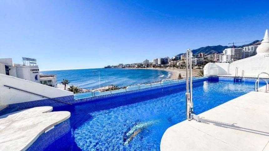 2 soveværelse Lejlighed til salg i Benalmadena med swimmingpool - € 495.000 (Ref: 9193873)
