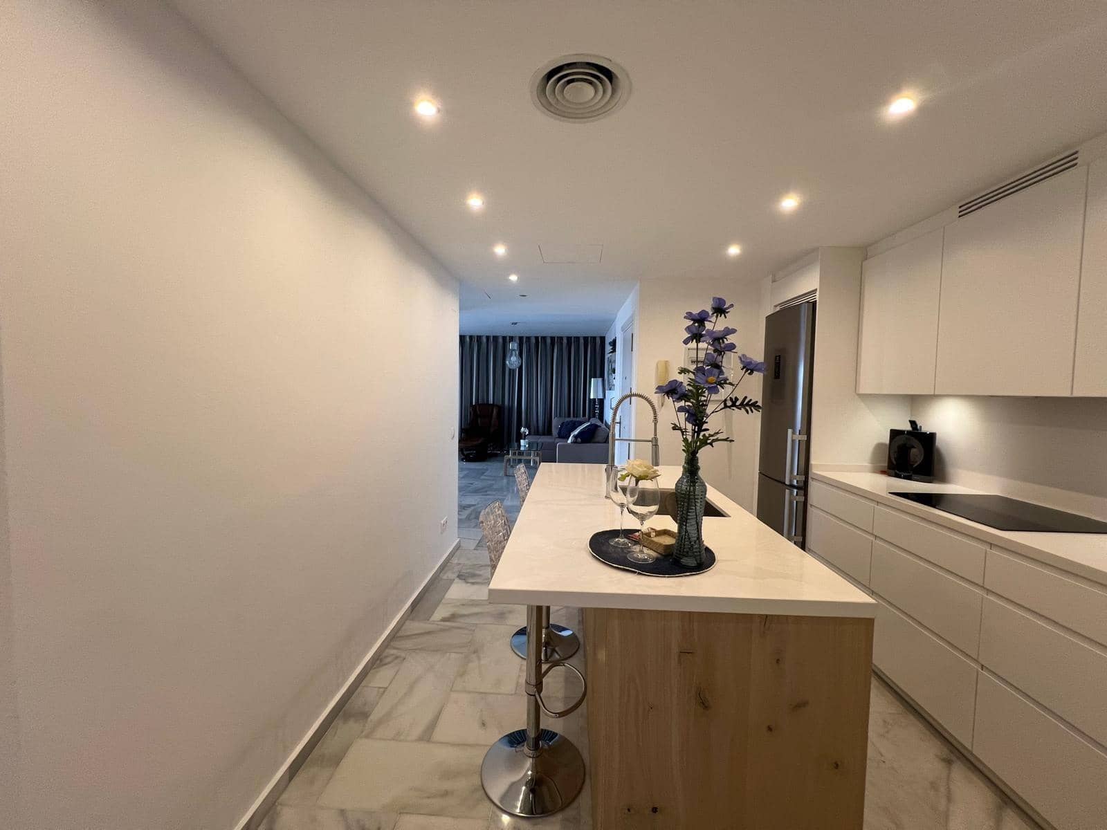 2 soveværelse Lejlighed til salg i Benalmadena med swimmingpool - € 495.000 (Ref: 9193873)