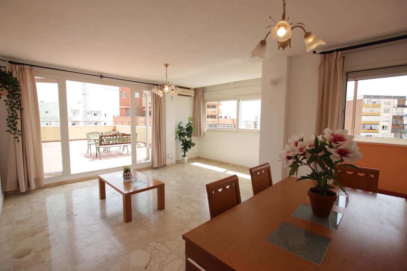 2 soveværelse Lejlighed til salg i Benalmadena - € 286.300 (Ref: 9202495)