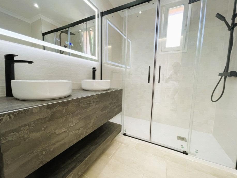 3 soverom Leilighet til salgs i Riviera del Sol med svømmebasseng garasje - € 539 000 (Ref: 9230479)