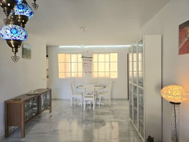 2 soveværelse Lejlighed til salg i Zona Centro Comercial Torrequebrada, Benalmádena med garage - € 390.000 (Ref: 9264629)