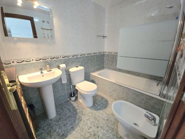 2 soveværelse Lejlighed til salg i Zona Centro Comercial Torrequebrada, Benalmádena med garage - € 390.000 (Ref: 9264629)