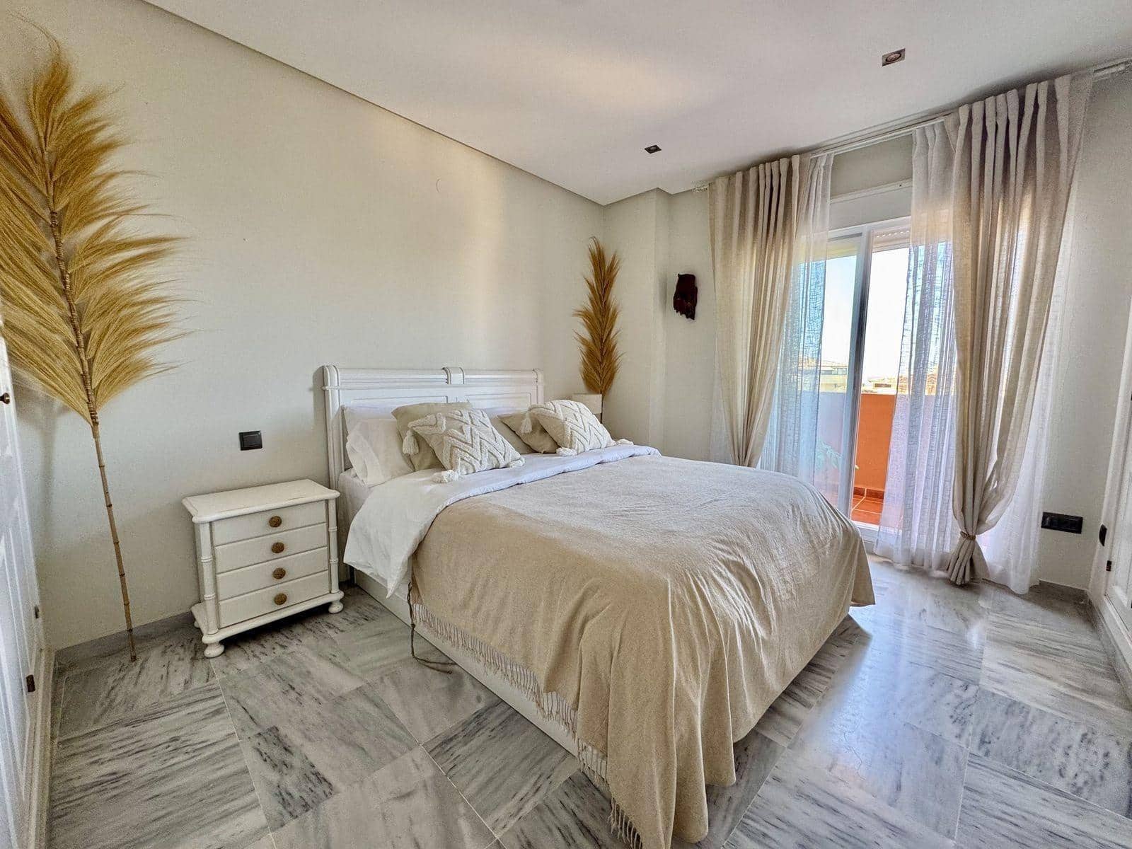 1 soverom Leilighet til salgs i Torrequebrada med garasje - € 309 000 (Ref: 9265402)