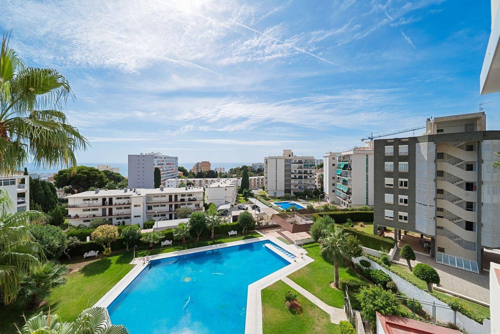 Apartamento de 2 habitaciones en Benalmádena en venta con garaje - 285.000 € (Ref: 9265403)