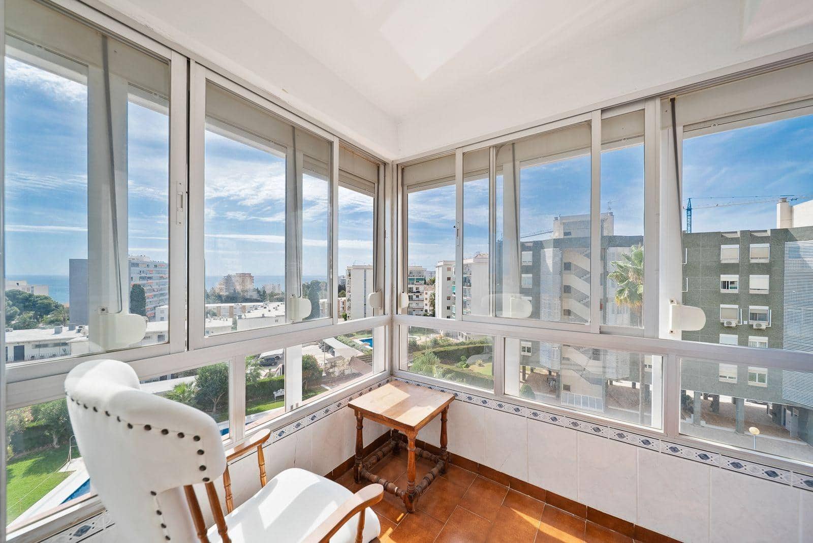 Apartamento de 2 habitaciones en Benalmádena en venta con garaje - 285.000 € (Ref: 9265403)