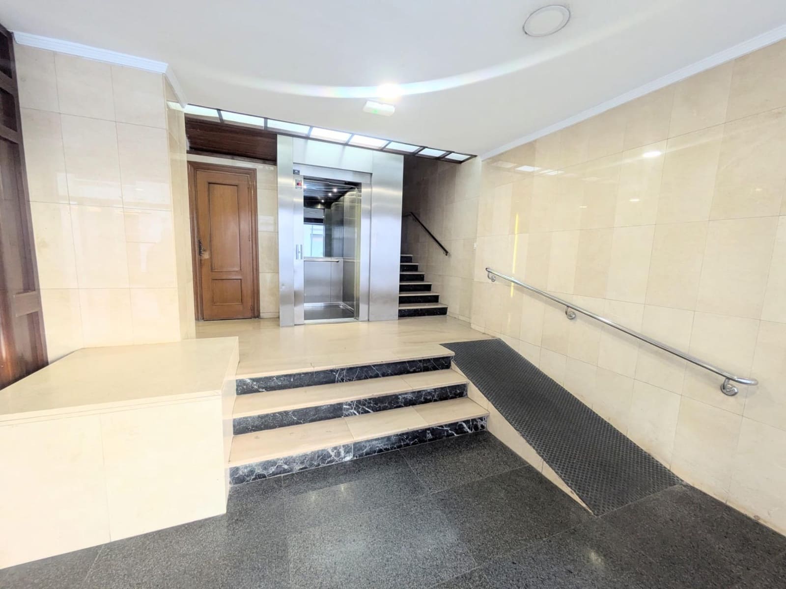 Piso de 9 habitaciones en Málaga ciudad en venta - 1.900.000 € (Ref: 9288214)