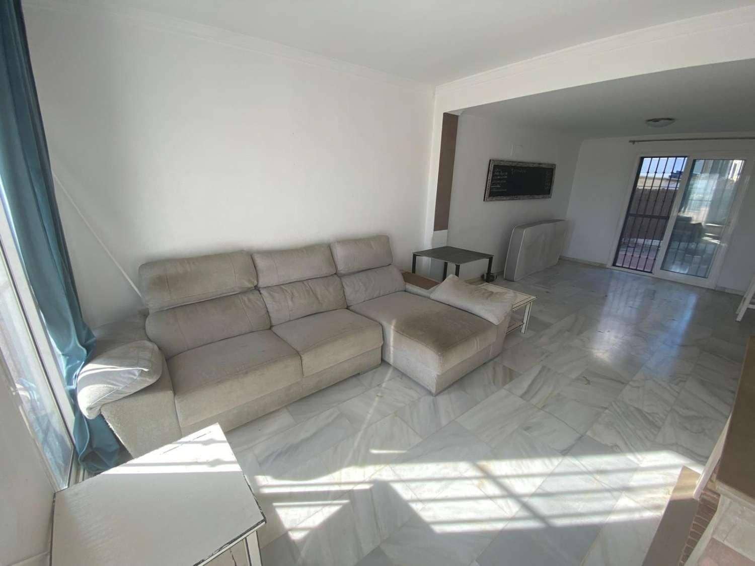 3 sovrum Radhus till salu i Fuengirola med garage - 499 000 € (Ref: 9305101)