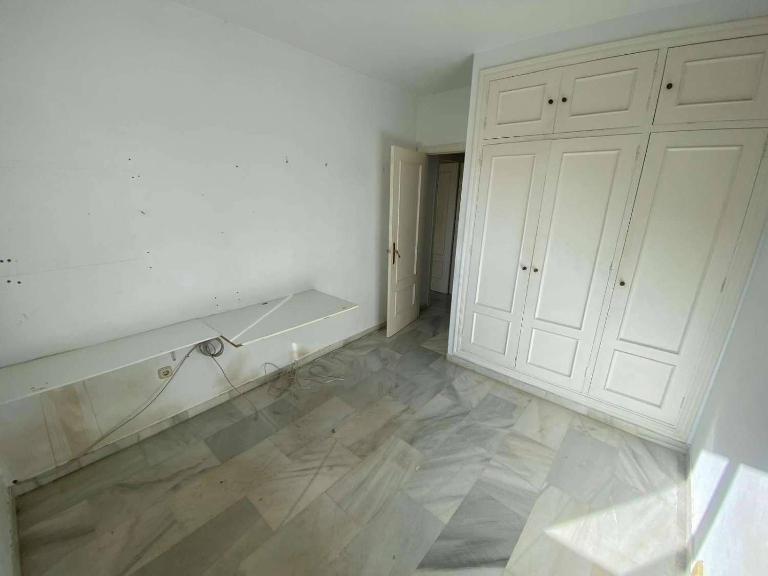 3 sovrum Radhus till salu i Fuengirola med garage - 499 000 € (Ref: 9305101)