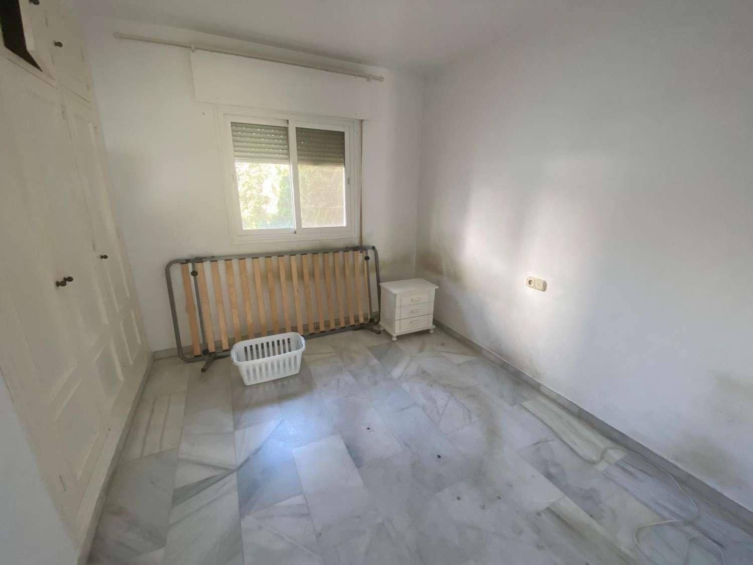 3 sovrum Radhus till salu i Fuengirola med garage - 499 000 € (Ref: 9305101)