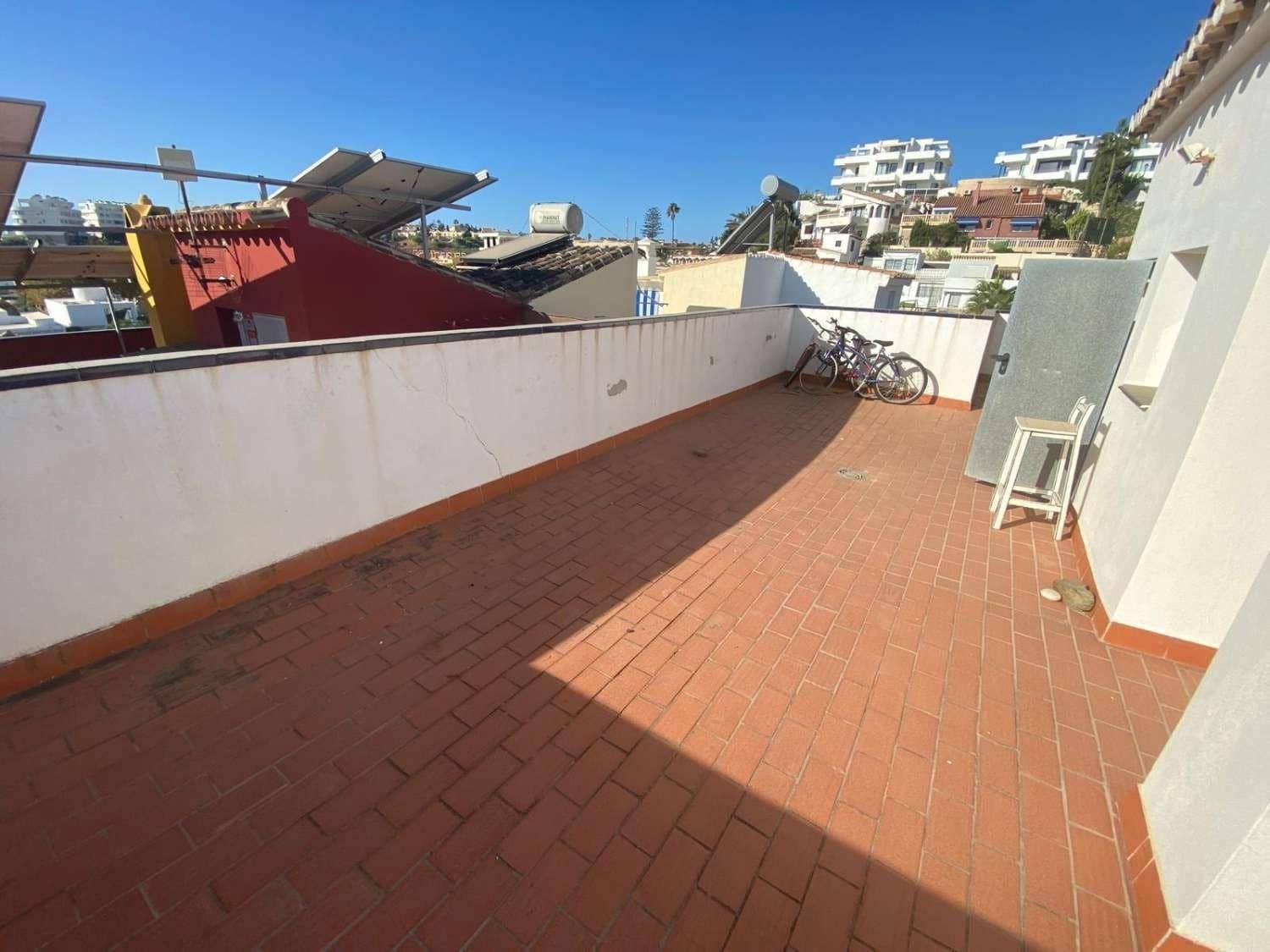 3 sovrum Radhus till salu i Fuengirola med garage - 499 000 € (Ref: 9305101)