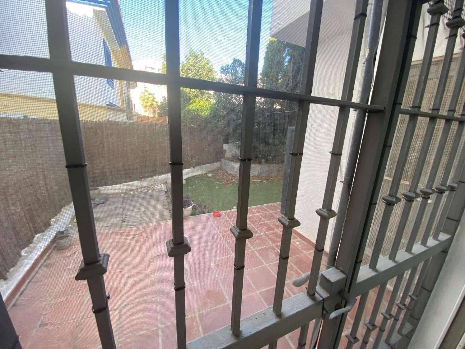 3 sovrum Radhus till salu i Fuengirola med garage - 499 000 € (Ref: 9305101)