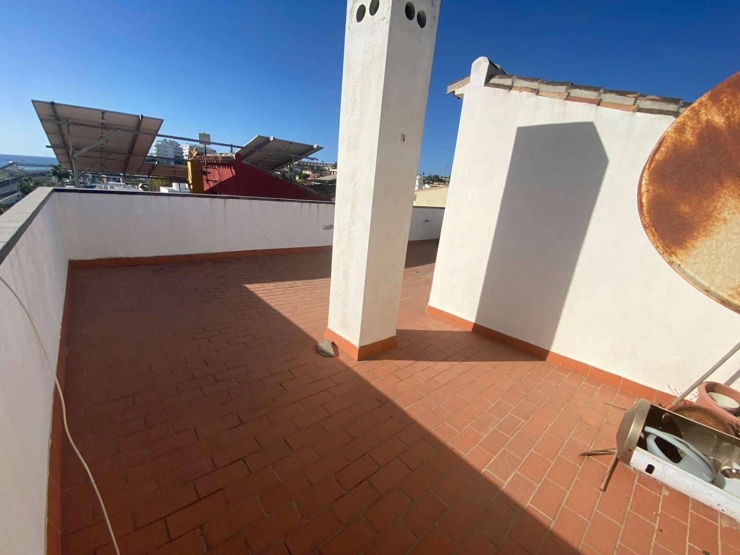 3 sovrum Radhus till salu i Fuengirola med garage - 499 000 € (Ref: 9305101)