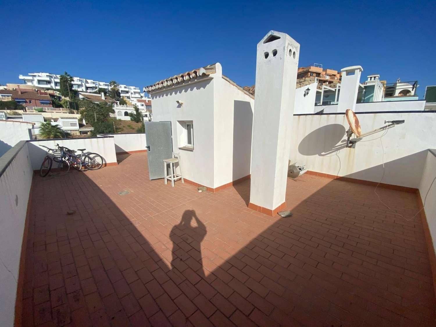 3 sovrum Radhus till salu i Fuengirola med garage - 499 000 € (Ref: 9305101)