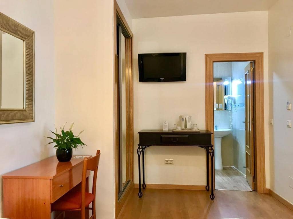 16 slaapkamer Gastenverblijf/B&B te koop in Torremolinos - € 2.800.000 (Ref: 9335028)