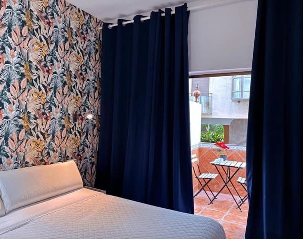 16 makuuhuone Majatalo/aamiaismajoitus myytävänä paikassa Torremolinos - 2 800 000 € (Ref: 9335028)