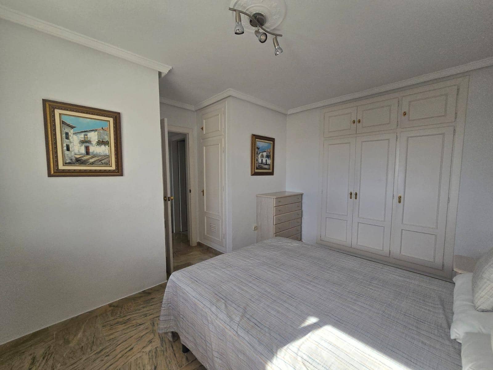 2 bedroom Apartment for sale in Benalmadena with pool - € 350,000 (Ref: 9375394)