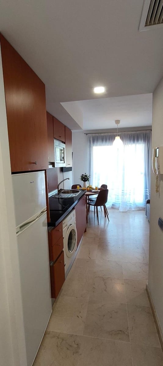 1 soverom Leilighet til salgs i Torrequebrada med svømmebasseng garasje - € 229 000 (Ref: 9414184)