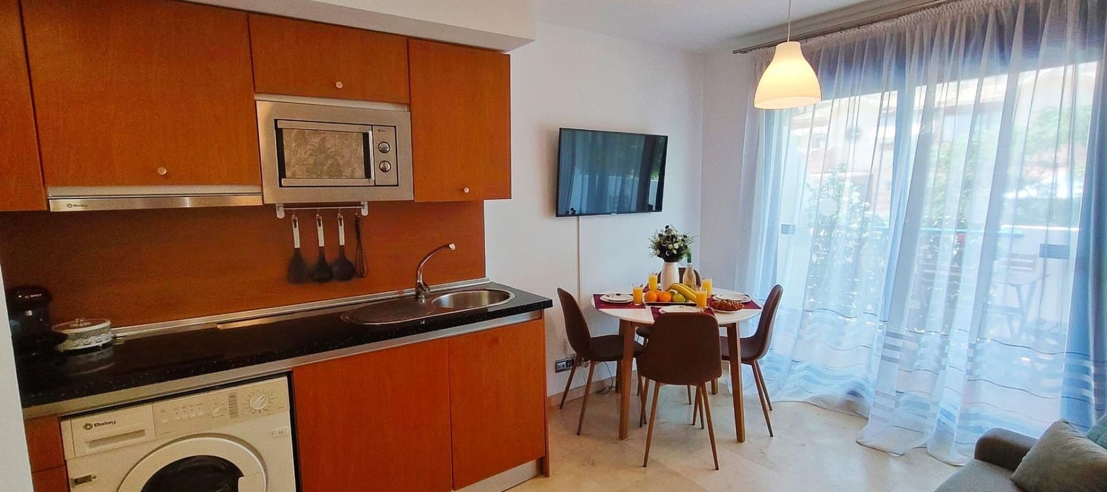 1 soverom Leilighet til salgs i Torrequebrada med svømmebasseng garasje - € 229 000 (Ref: 9414184)